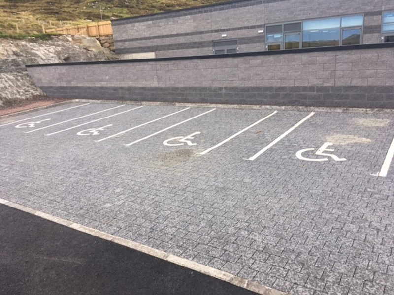 Anderson HS, Shetland - Disabled parking bay markings.