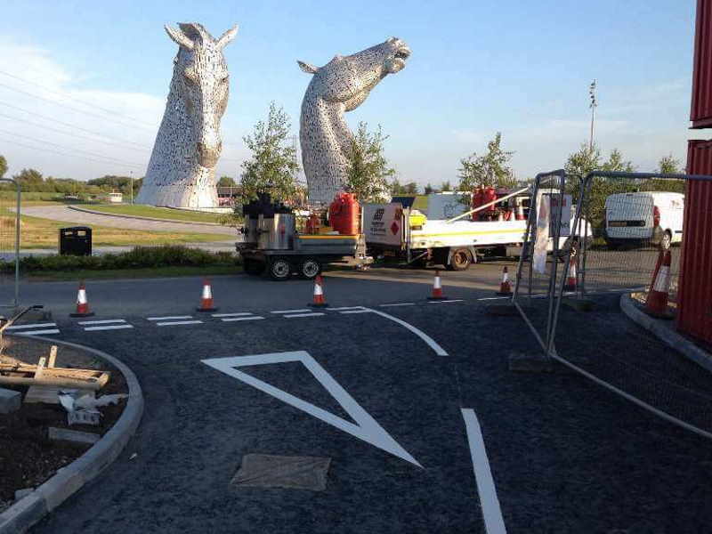 the kelpies grangemouth give-way junction